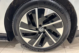 harmaa Volkswagen ID.7 2025 kuva 31.