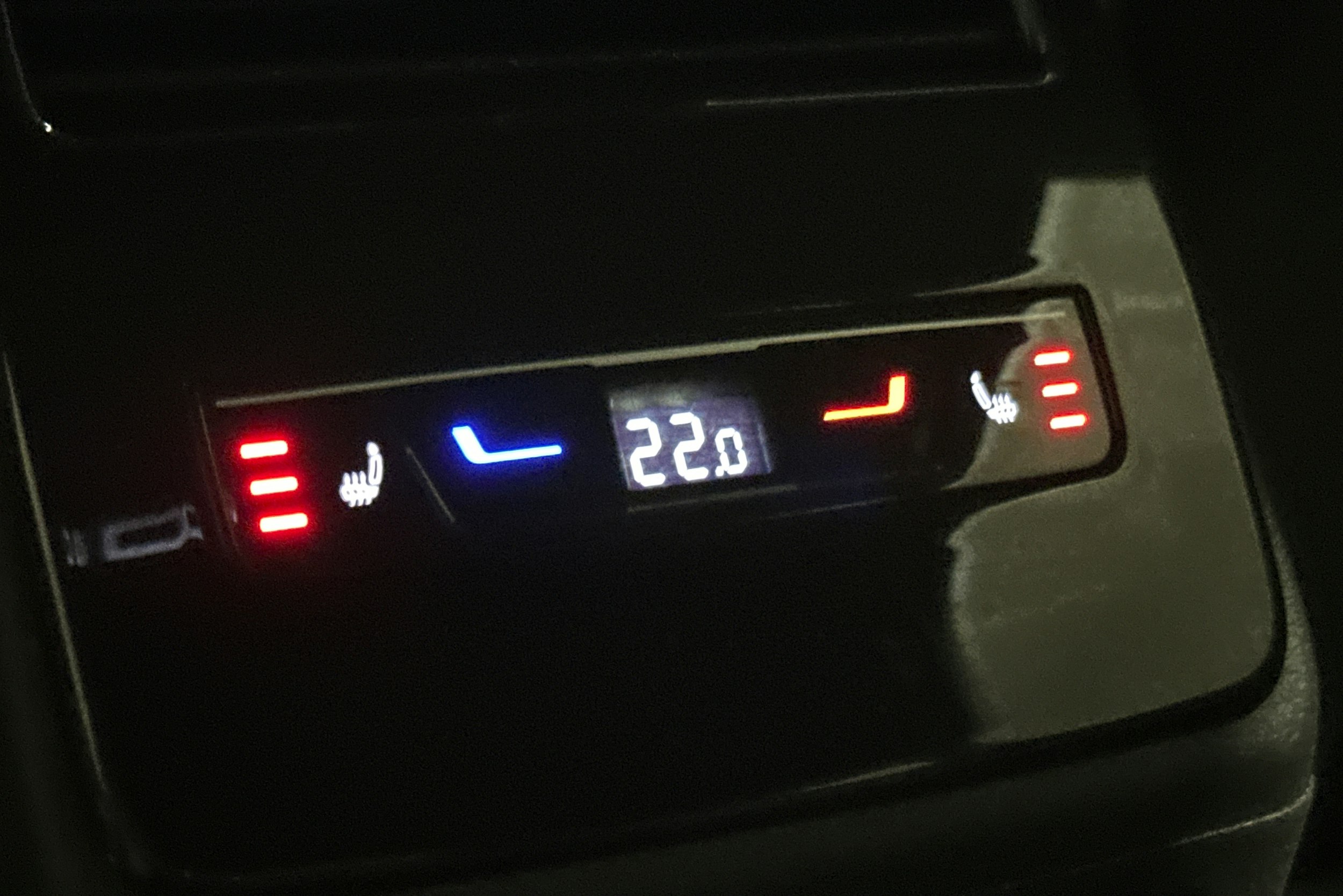 sininen Volkswagen ID.7 2025 kuva 17.