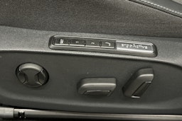 sininen Volkswagen ID.7 2025 kuva 19.