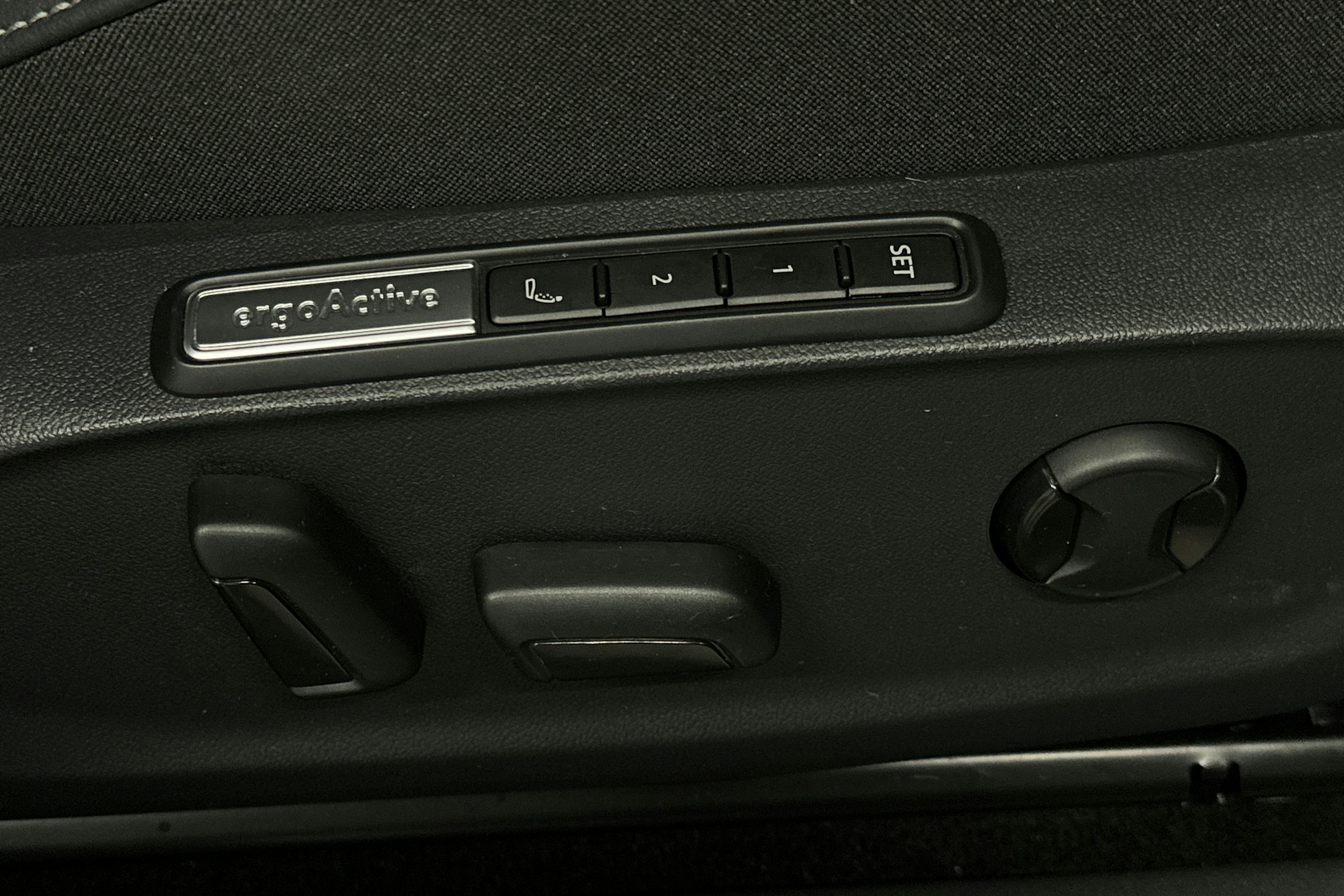 sininen Volkswagen ID.7 2025 kuva 20.