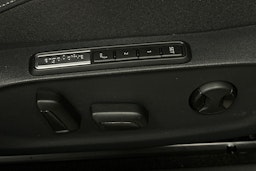 sininen Volkswagen ID.7 2025 kuva 20.