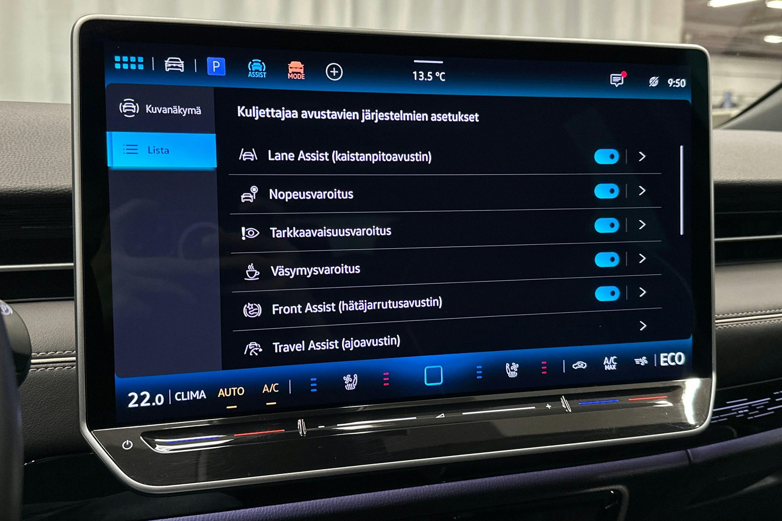 sininen Volkswagen ID.7 2025 kuva 30.