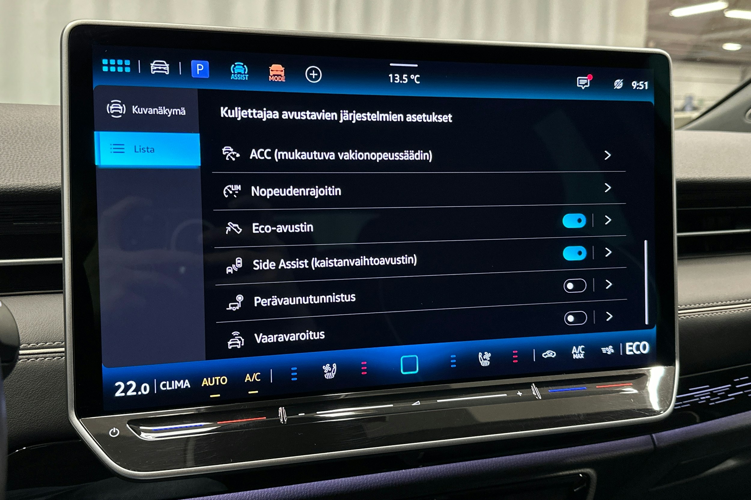 sininen Volkswagen ID.7 2025 kuva 31.