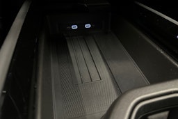 sininen Volkswagen ID.7 2025 kuva 36.