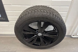 sininen Volkswagen ID.7 2025 kuva 10.