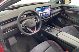 punainen Volkswagen ID.7 2025 kuva 6.