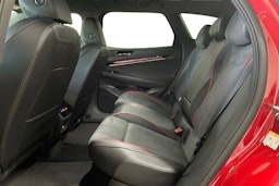 punainen Volkswagen ID.7 2025 kuva 8.