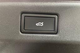 punainen Volkswagen ID.7 2025 kuva 14.