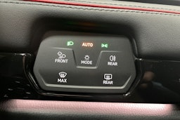 punainen Volkswagen ID.7 2025 kuva 29.
