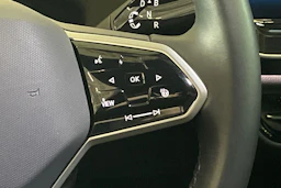sininen Volkswagen ID.7 2025 kuva 14.