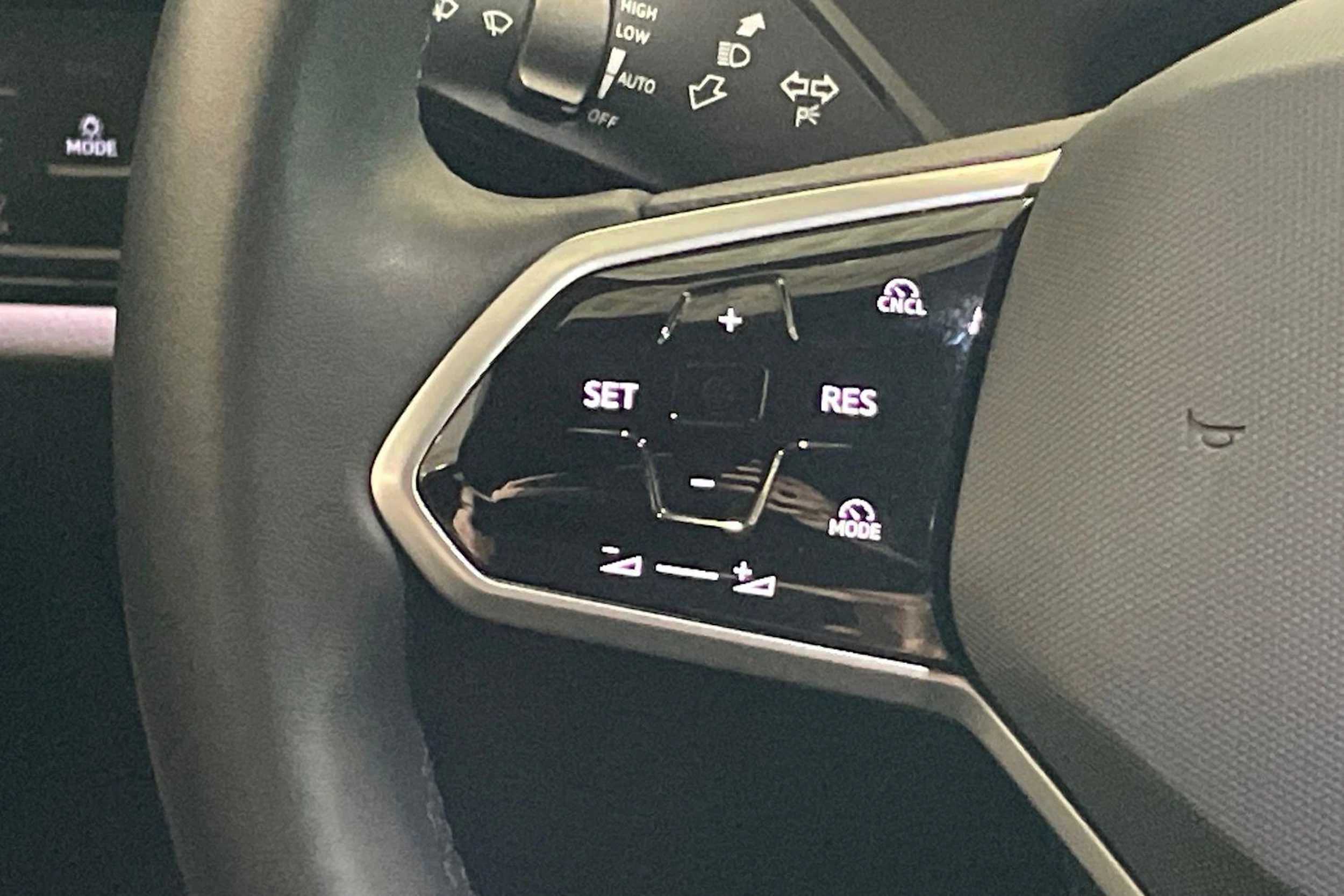 sininen Volkswagen ID.7 2025 kuva 15.