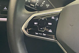 sininen Volkswagen ID.7 2025 kuva 15.