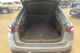 sininen Volkswagen ID.7 2025 kuva 32.