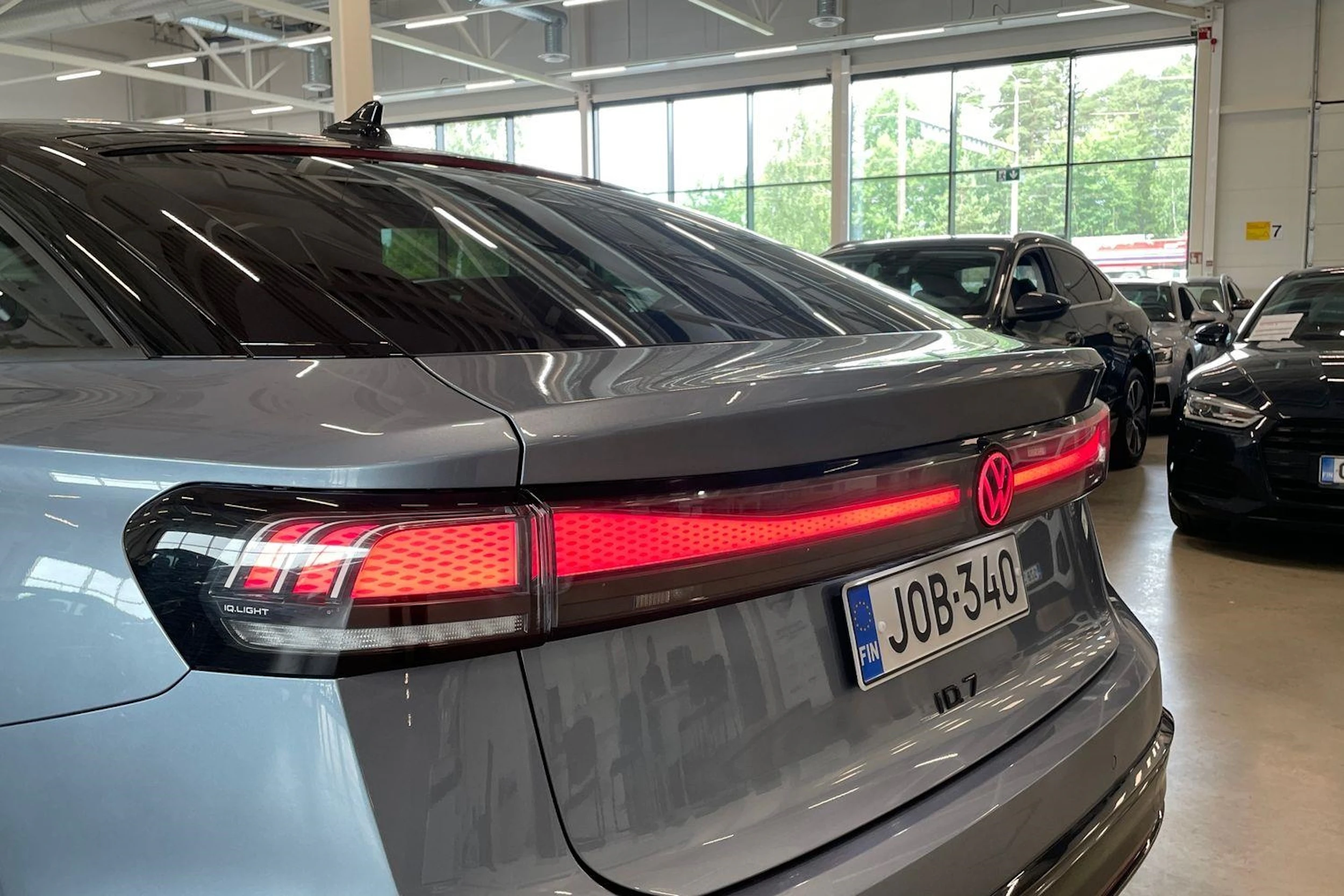 sininen Volkswagen ID.7 2025 kuva 36.