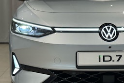 met. harmaa Volkswagen ID.7 2025 kuva 10.