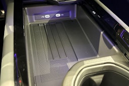 met. harmaa Volkswagen ID.7 2025 kuva 29.