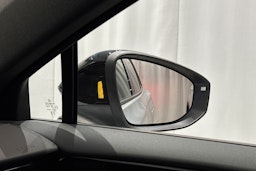 met. harmaa Volkswagen ID.7 2025 kuva 30.