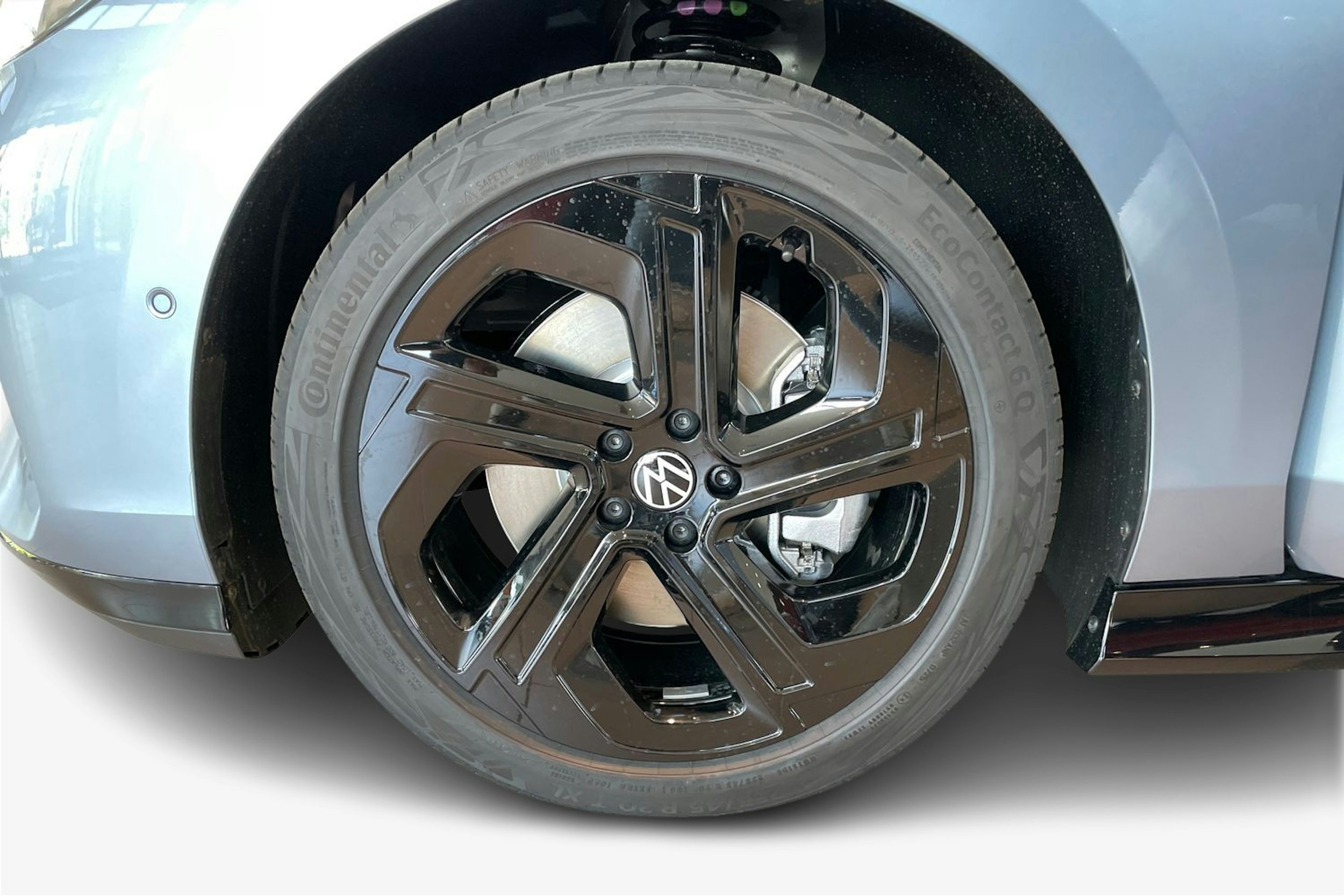 sininen Volkswagen ID.7 2025 kuva 9.