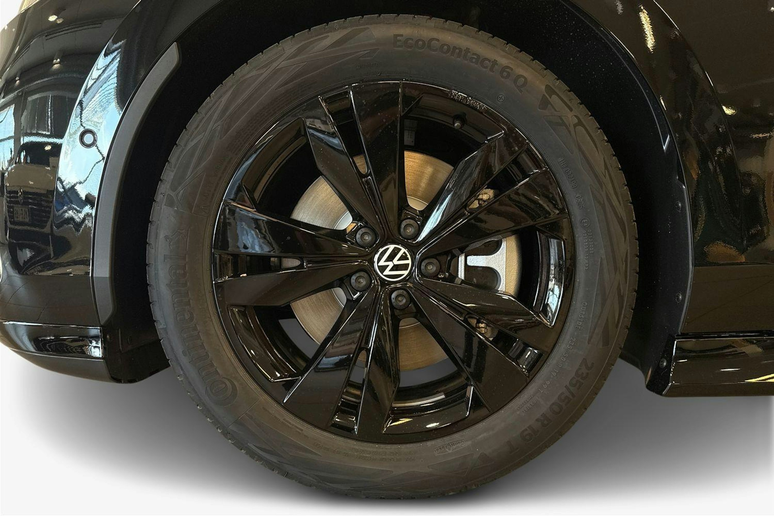met. musta Volkswagen ID.7 2025 kuva 9.