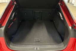 punainen Volkswagen ID.7 2025 kuva 14.