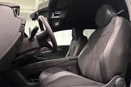 punainen Volkswagen ID.7 2025 kuva 16.