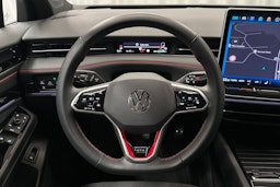punainen Volkswagen ID.7 2025 kuva 17.