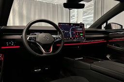 punainen Volkswagen ID.7 2025 kuva 38.
