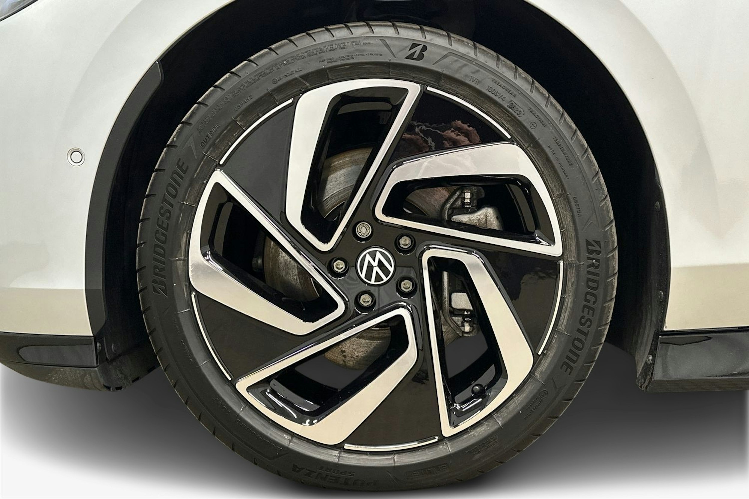 harmaa Volkswagen ID.7 2025 kuva 11.