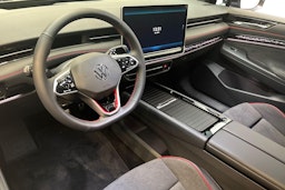 sininen Volkswagen ID.7 2025 kuva 6.