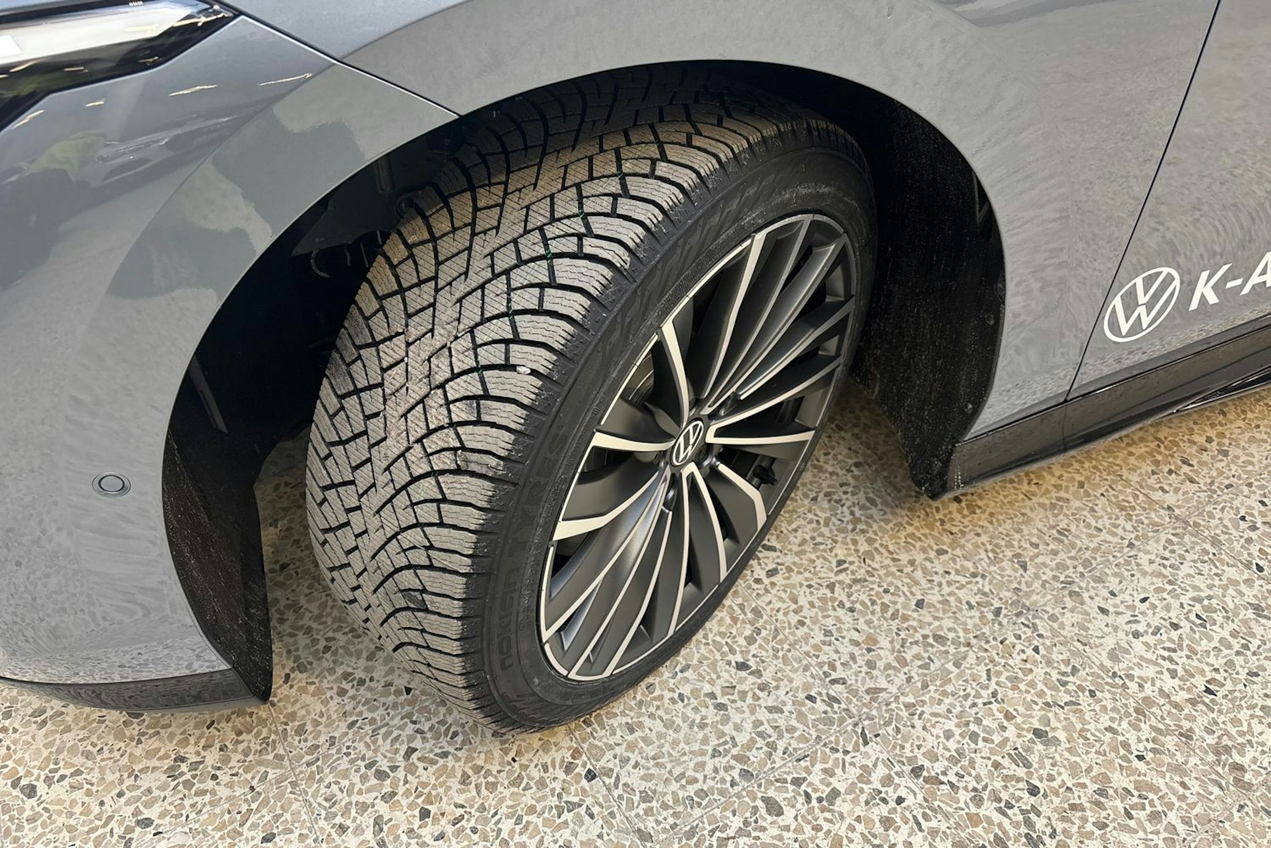 sininen Volkswagen ID.7 2025 kuva 10.