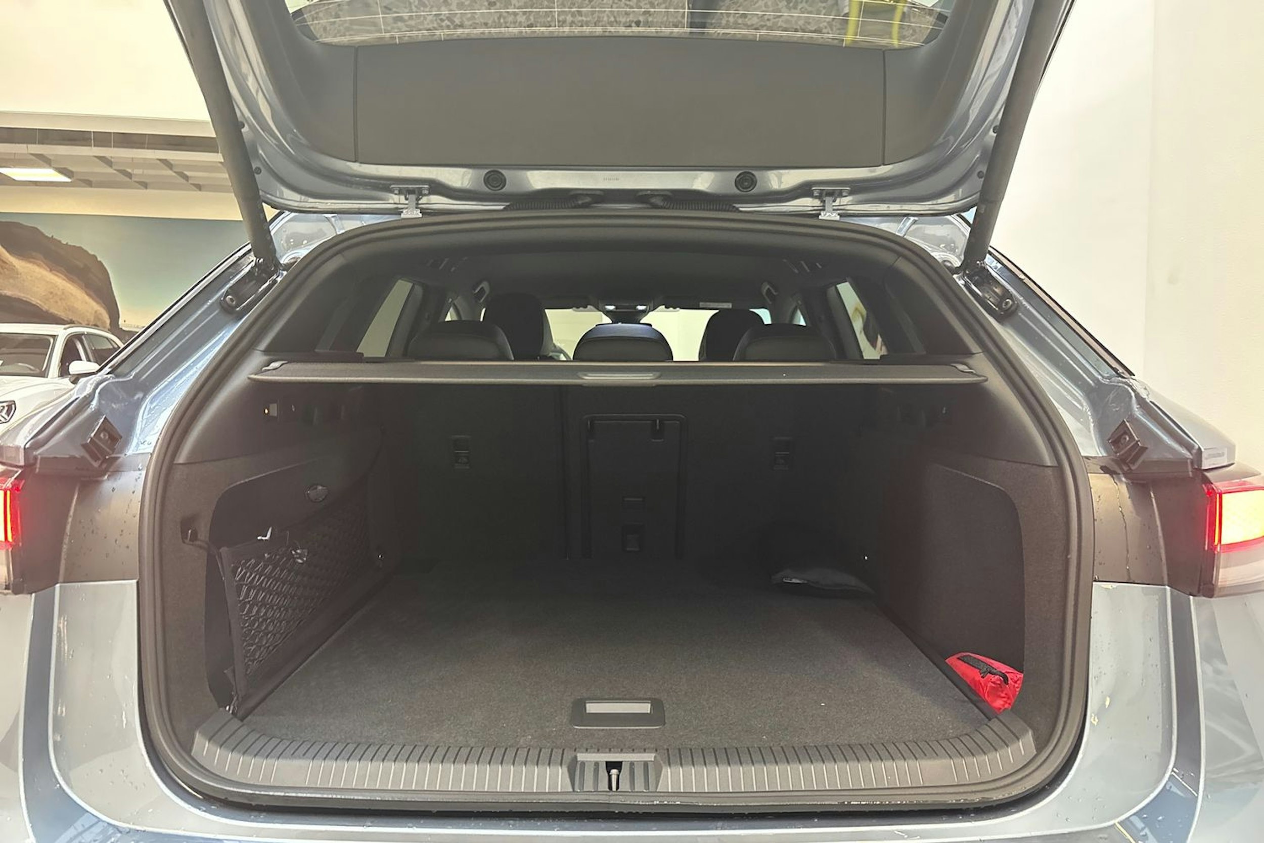 sininen Volkswagen ID.7 2025 kuva 11.