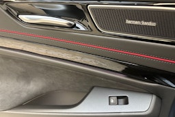 sininen Volkswagen ID.7 2025 kuva 14.