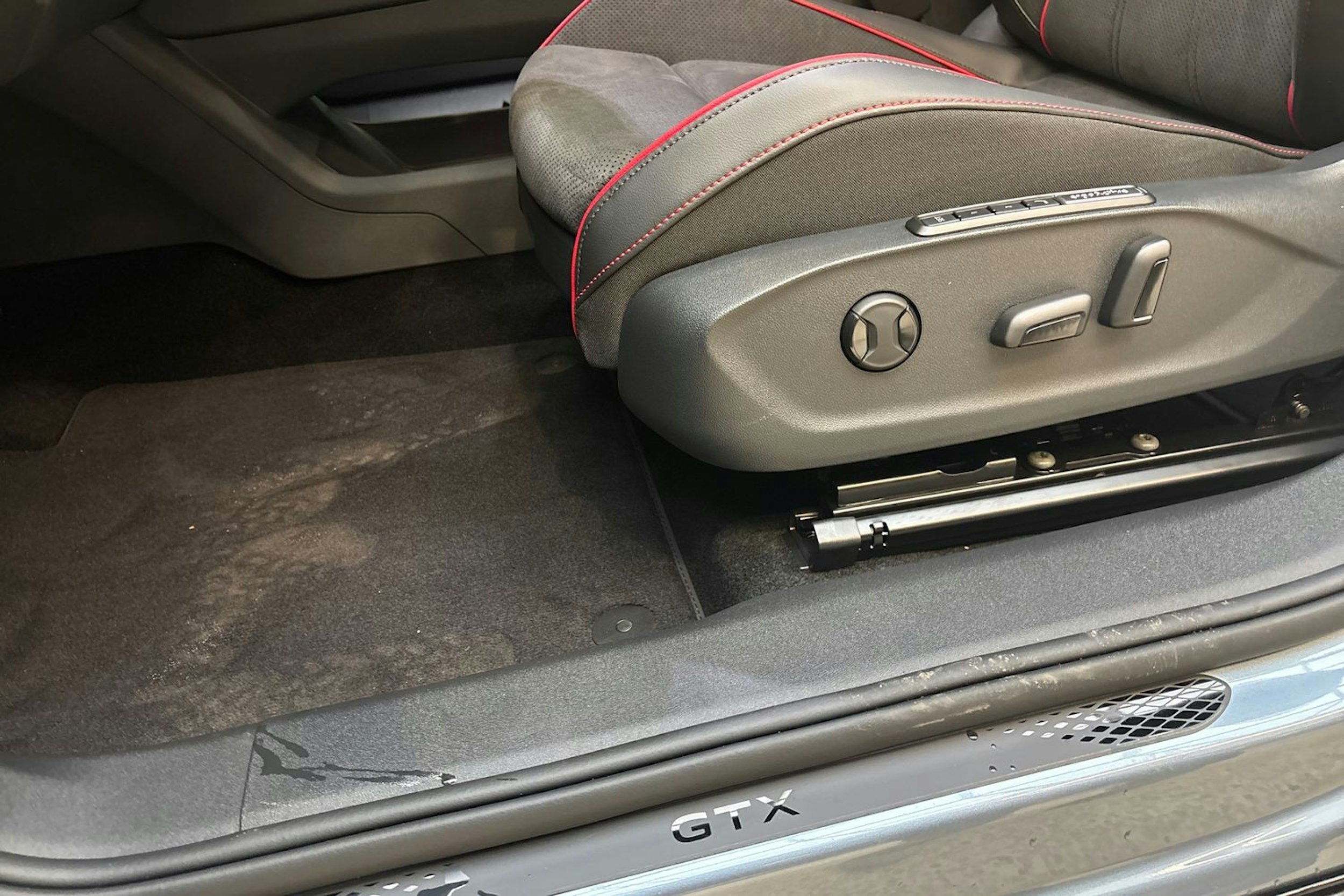 sininen Volkswagen ID.7 2025 kuva 15.