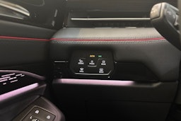 sininen Volkswagen ID.7 2025 kuva 16.