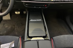 sininen Volkswagen ID.7 2025 kuva 19.