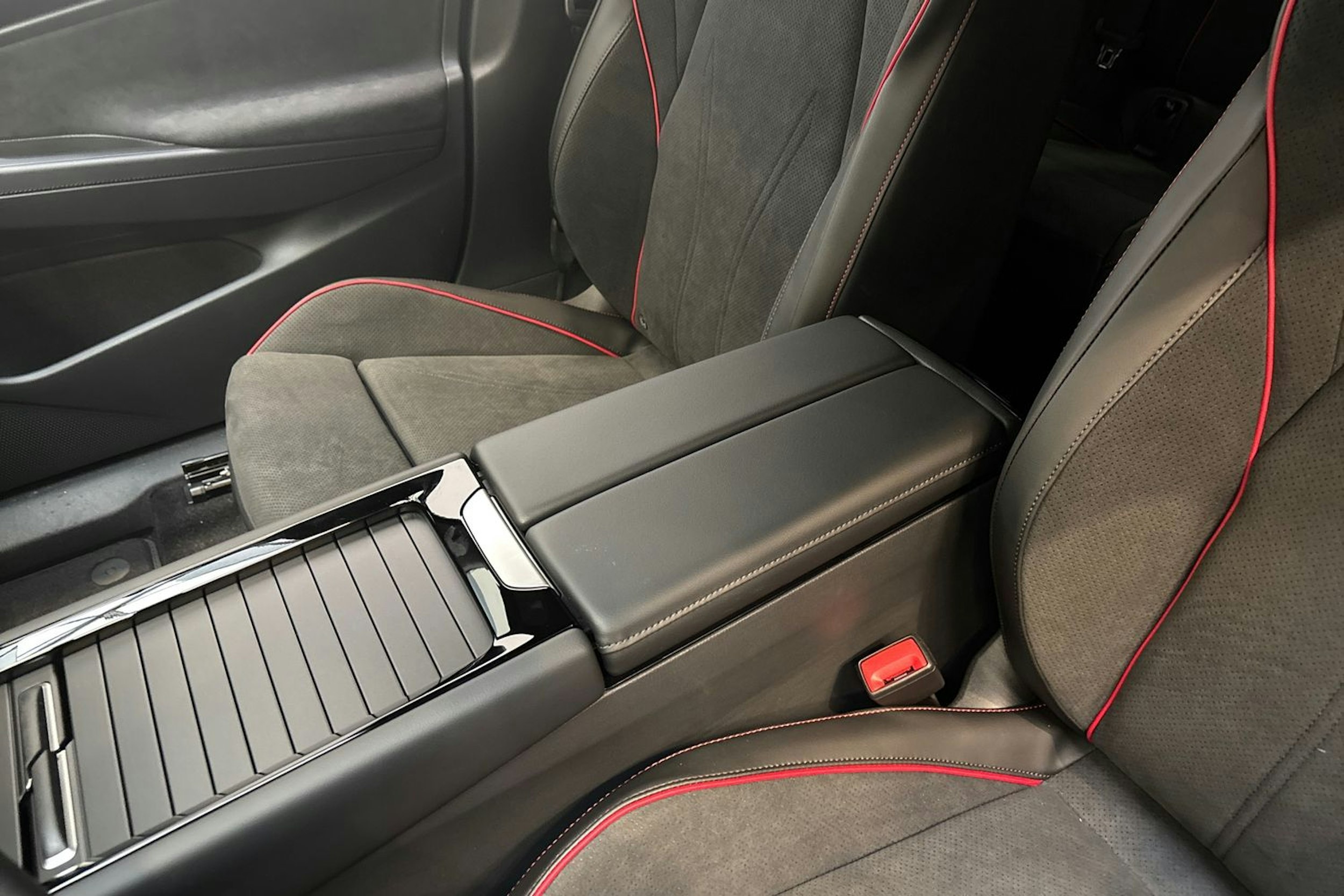 sininen Volkswagen ID.7 2025 kuva 20.