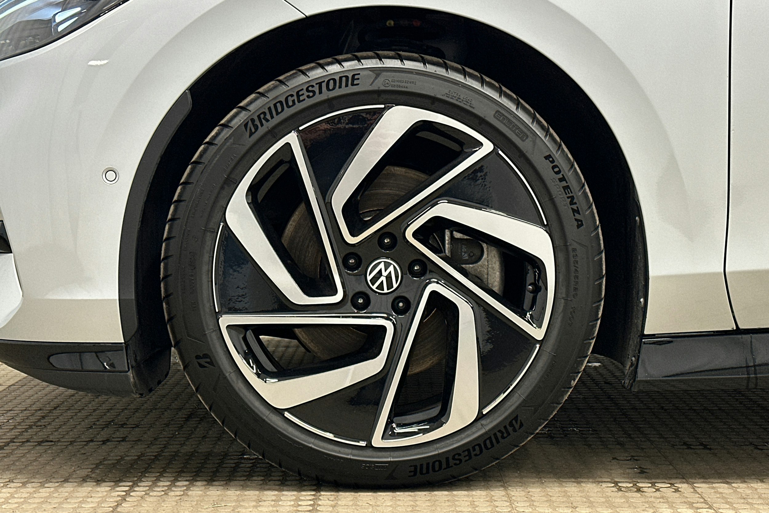 harmaa Volkswagen ID.7 2025 kuva 11.