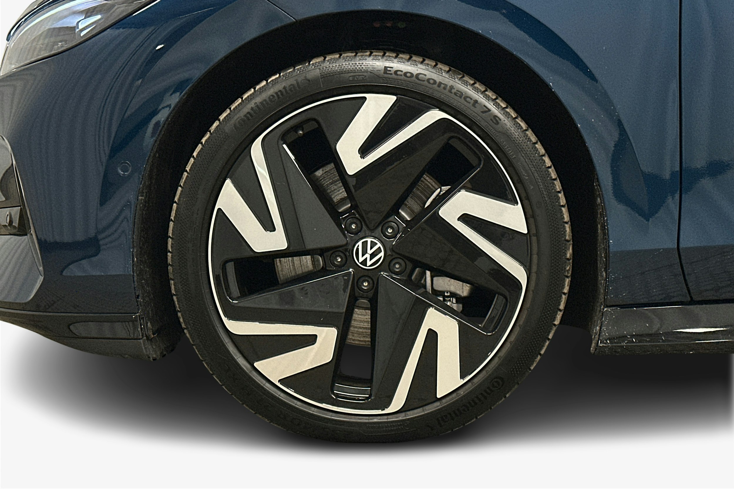 sininen Volkswagen ID.7 2025 kuva 11.