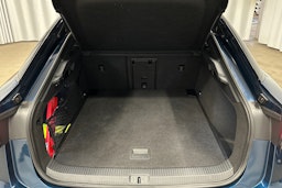 sininen Volkswagen ID.7 2025 kuva 14.