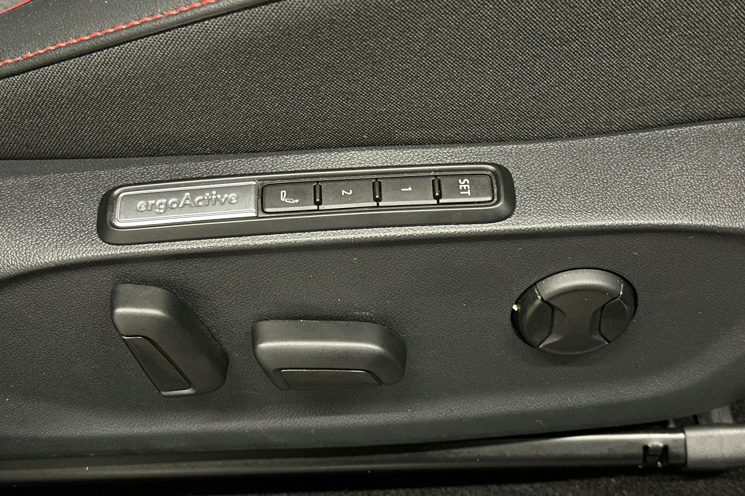 sininen Volkswagen ID.7 2025 kuva 20.