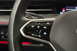 sininen Volkswagen ID.7 2025 kuva 22.