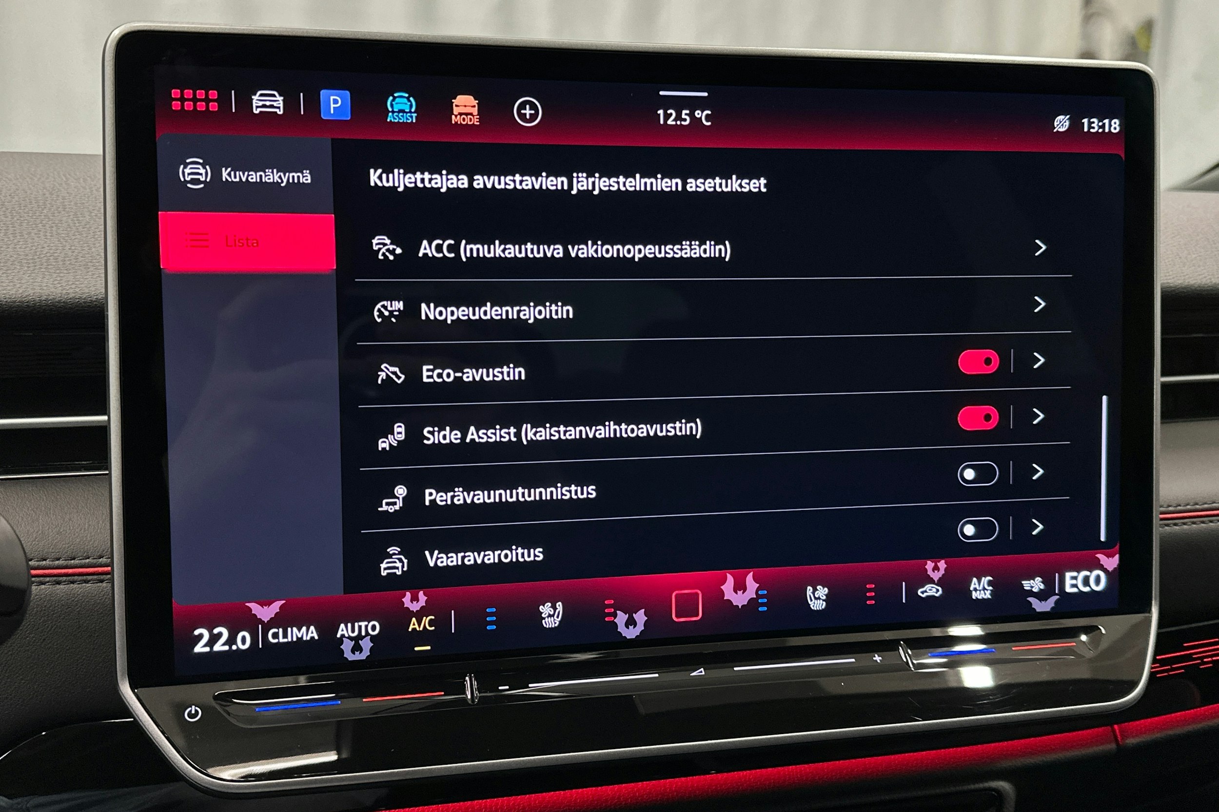 sininen Volkswagen ID.7 2025 kuva 32.