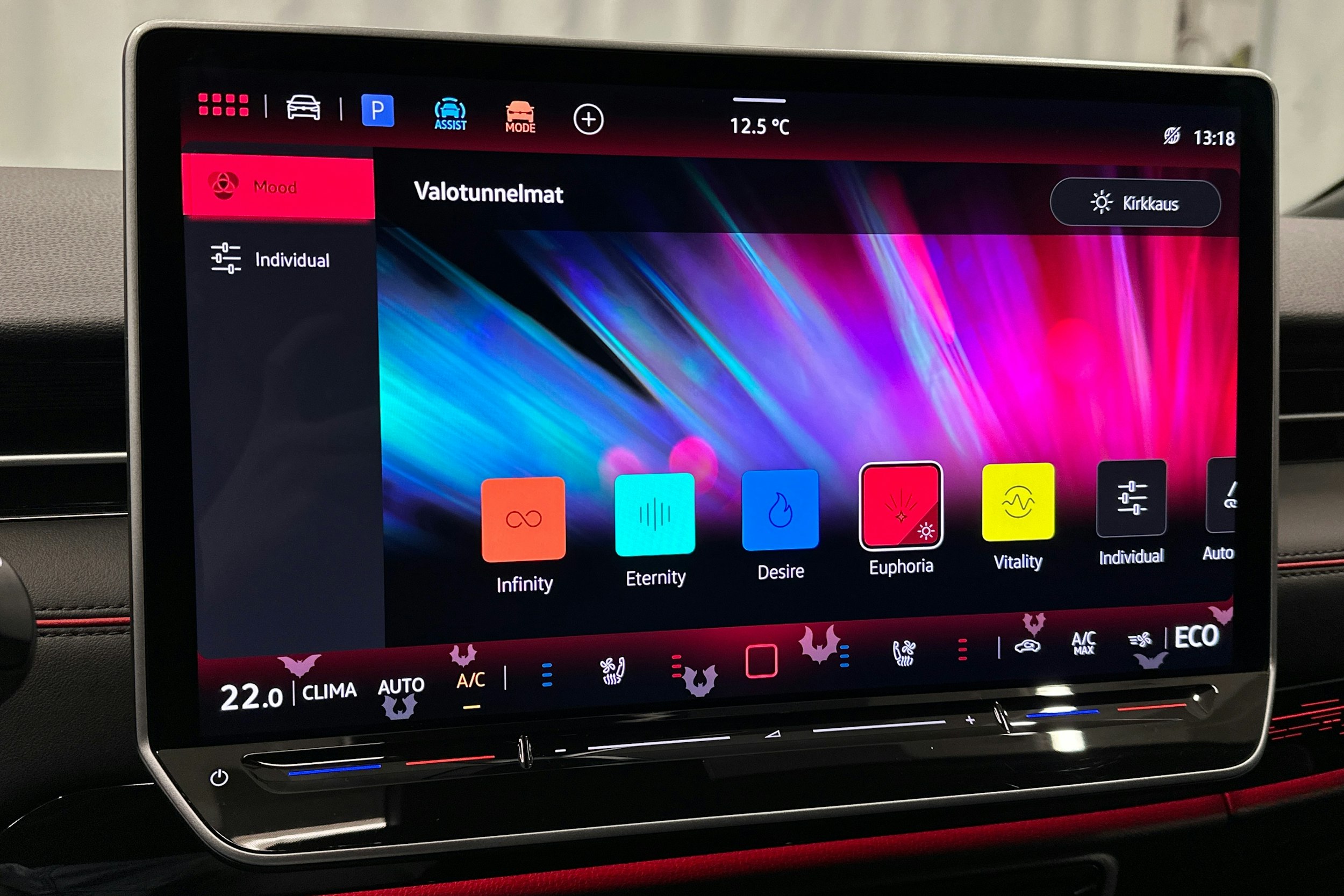 sininen Volkswagen ID.7 2025 kuva 33.