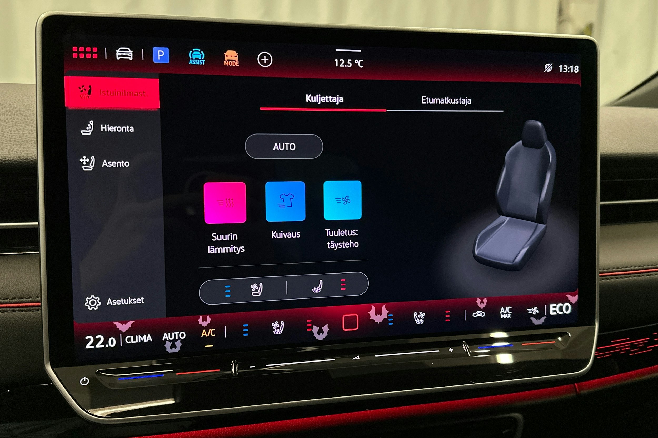 sininen Volkswagen ID.7 2025 kuva 34.