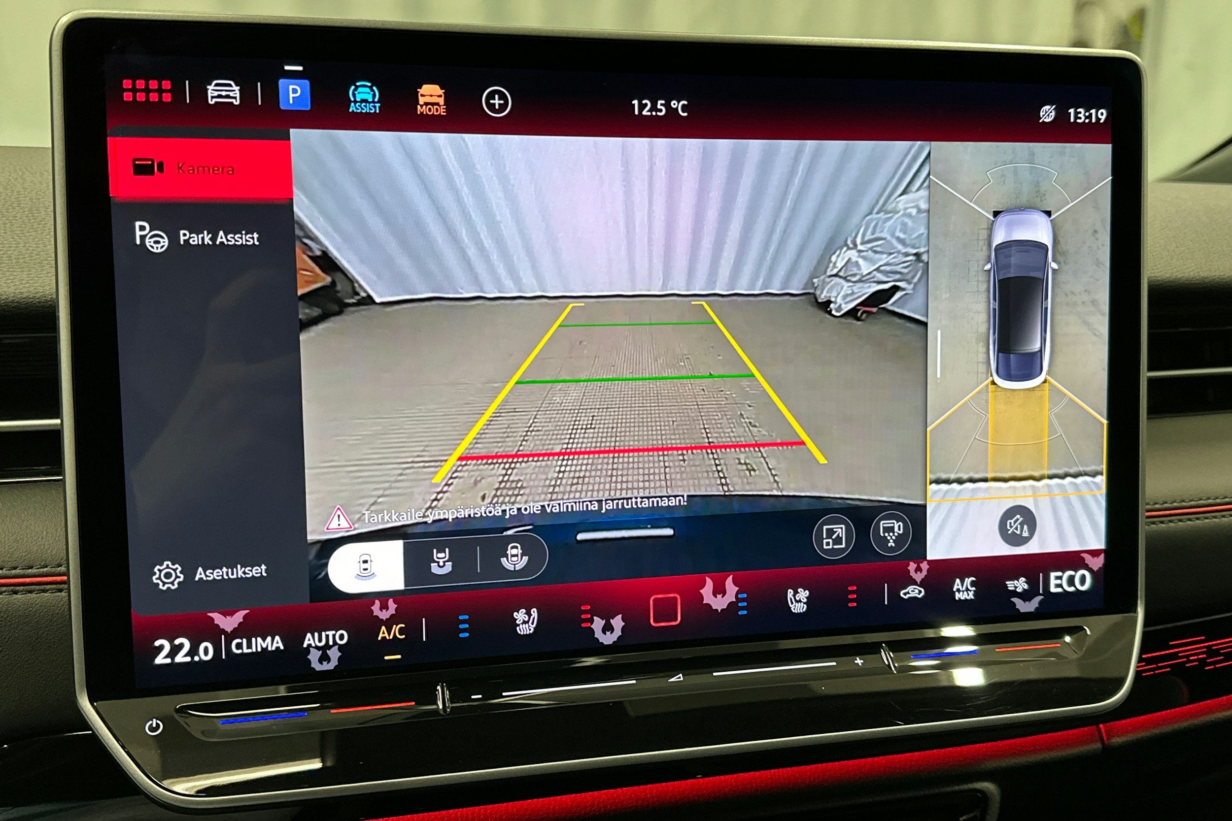 sininen Volkswagen ID.7 2025 kuva 36.