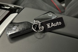 sininen Volkswagen ID.7 2025 kuva 38.