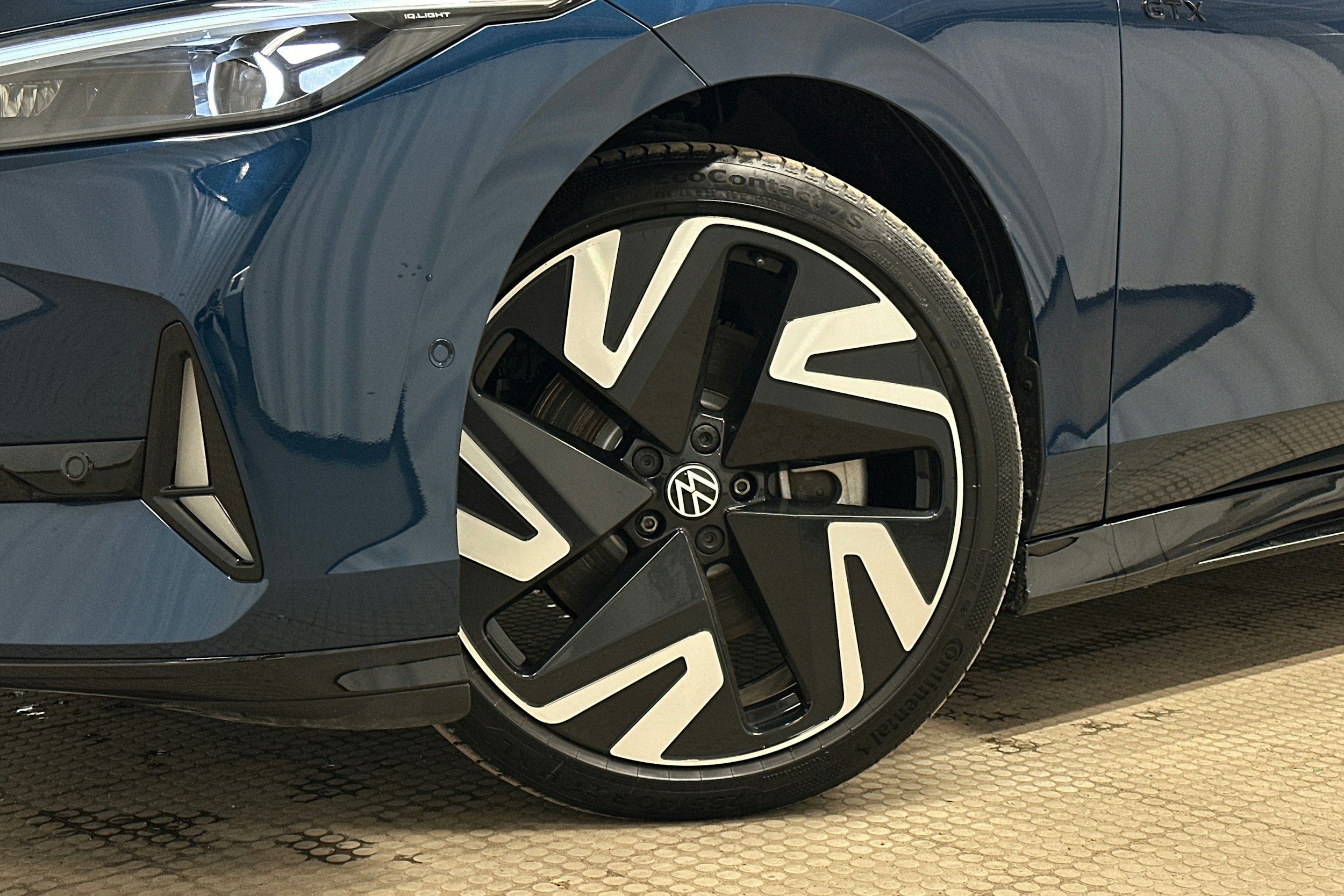 sininen Volkswagen ID.7 2025 kuva 11.