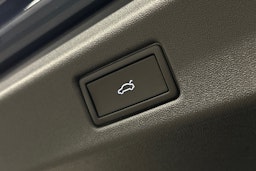 sininen Volkswagen ID.7 2025 kuva 16.