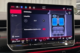 sininen Volkswagen ID.7 2025 kuva 29.