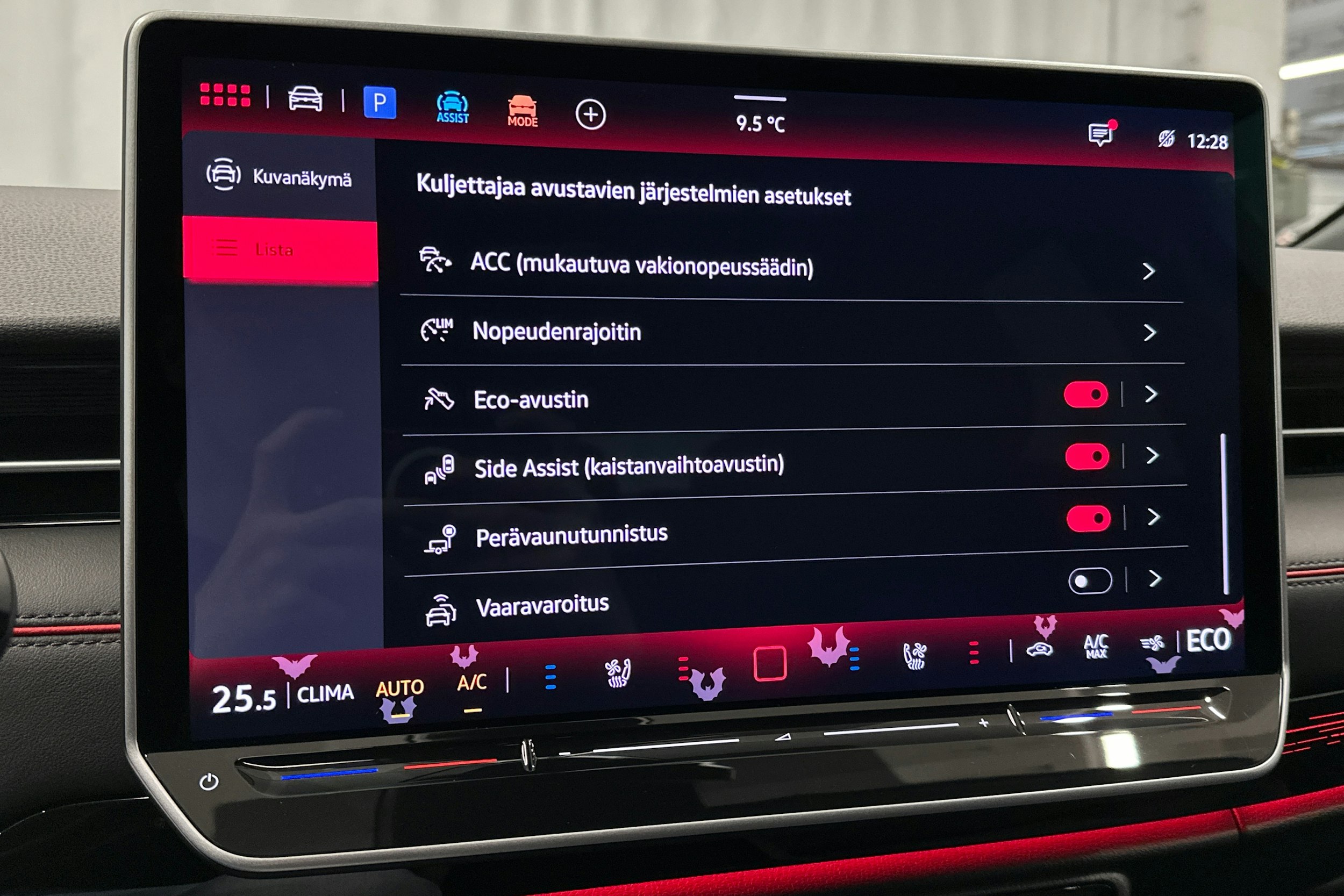 sininen Volkswagen ID.7 2025 kuva 31.